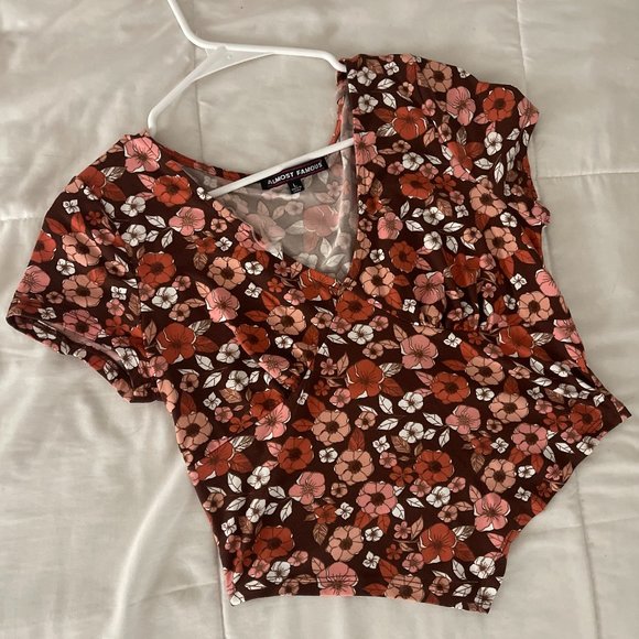 floral crop top - Picture 1 of 5